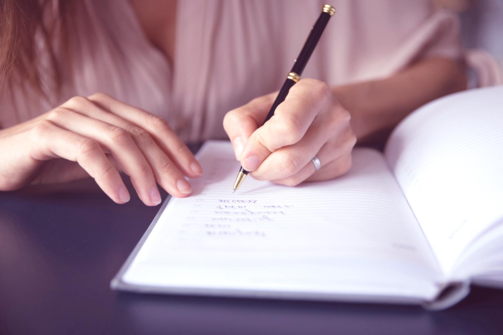Manufacturing workshop floor with production efficiency monitoring